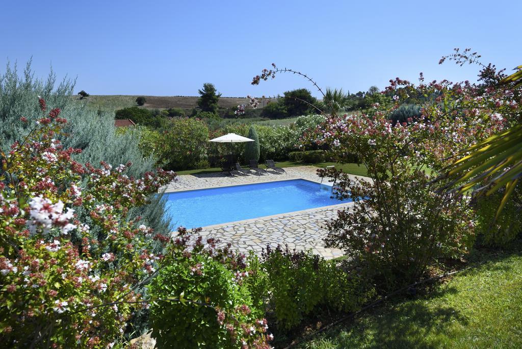 Beautiful Sani Villa Esterno foto